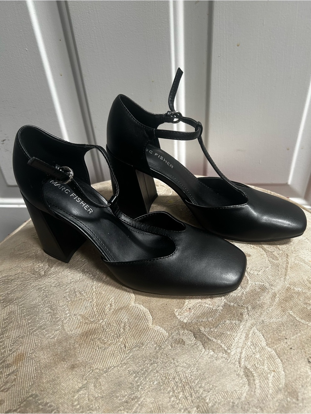 Marc Fisher Black Cyrene T Strap Block Heel Pumps w/ square toe Sz 6M
